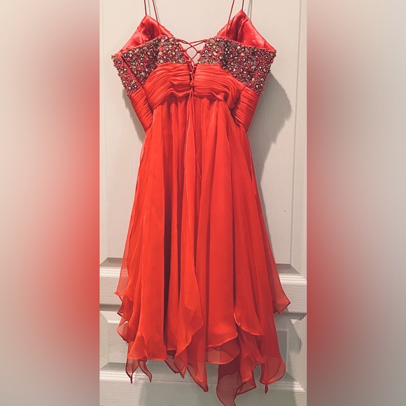 Dave & Johnny Chiffon Embellished Bodice Beaded Red/Orange Mini Dress. CL3 - Picture 6 of 10